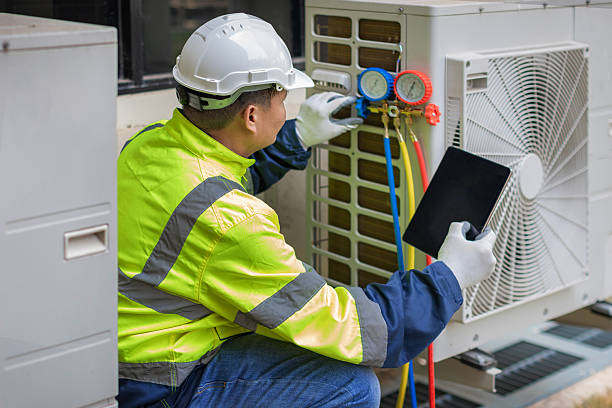 Professional Hvac technician working in Huntsville, OH